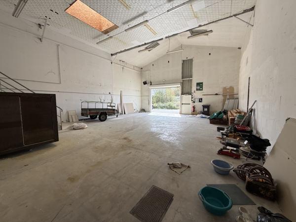 Cellule commerciale 415 m² à LAVAL