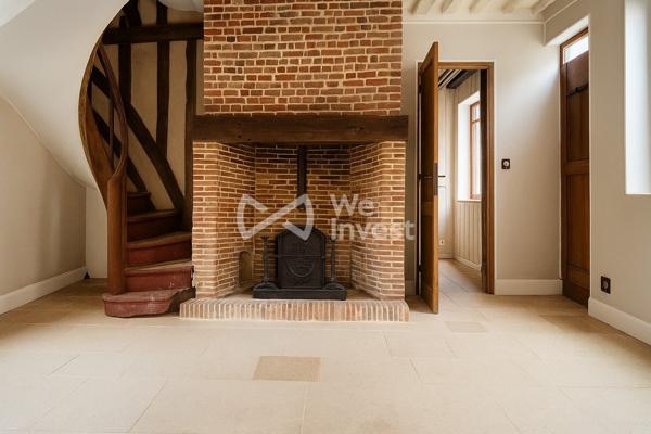 Maison familiale de plus de plus de 215 m² avec salle des fêtes et dépendances.