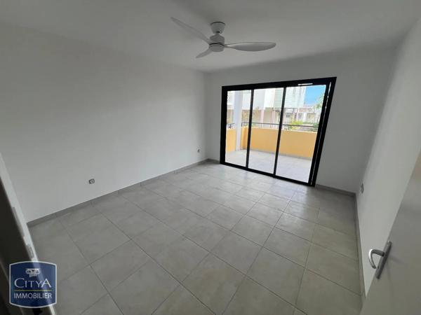 Appartement à louer 3 pièces 64.5m² Saint-Pierre (97410)