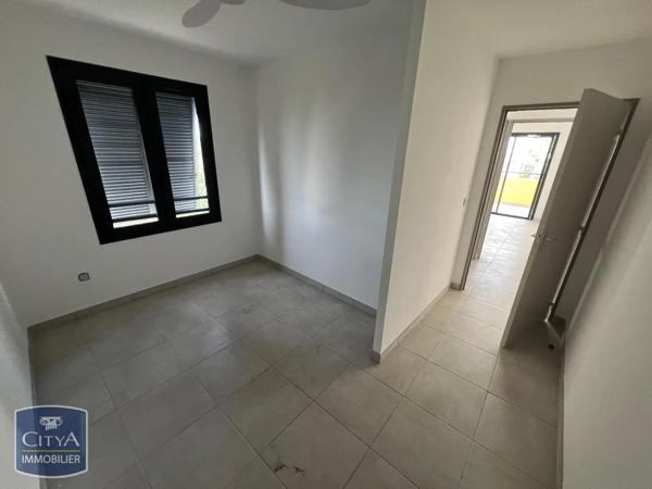 Appartement à louer 3 pièces 64.5m² Saint-Pierre (97410)