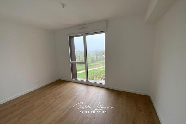 Vern sur Seiche - Appartement - 4 pièces - 92,83 m2 - Balcon de 13,38 m2 + 2 Parkings + Cave