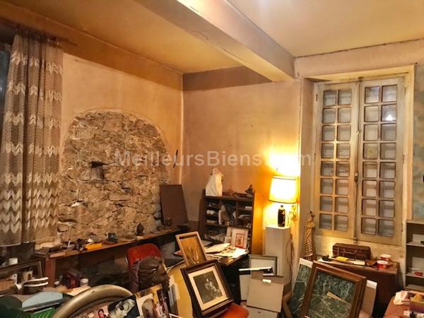 Gasconne de 270m2, à rénover, sur une parcelle de 5000m2