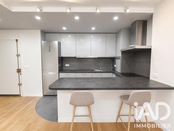 Location appartement 3 pièces 46,52 m² Courbevoie