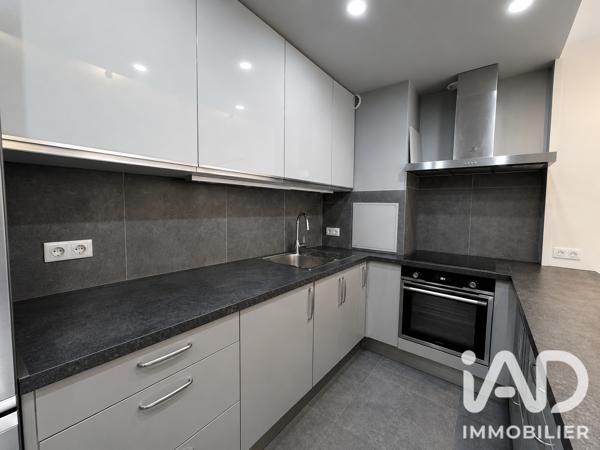Location appartement 3 pièces 46,52 m² Courbevoie