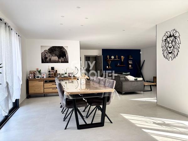 Maison contemporaine de 6 pièces, 4 chambres et piscine à Ferrières