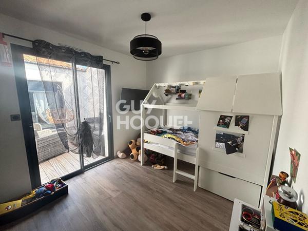 Maison contemporaine de 6 pièces, 4 chambres et piscine à Ferrières