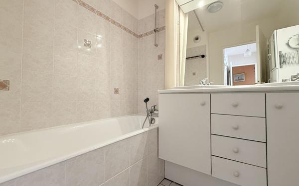 Appartement à vendre    3 pièces • 68,73 m2 Vanves