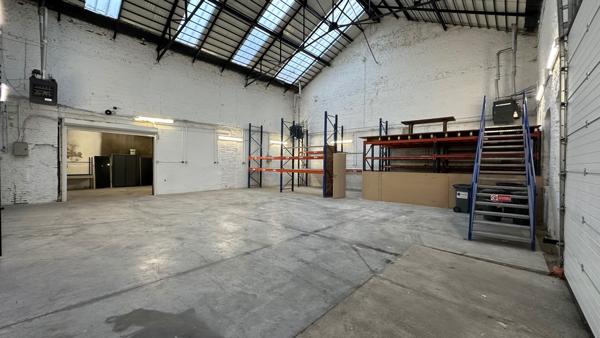 Local d’activité polyvalent de 476 m² à Tourcoing Proche Mouvaux