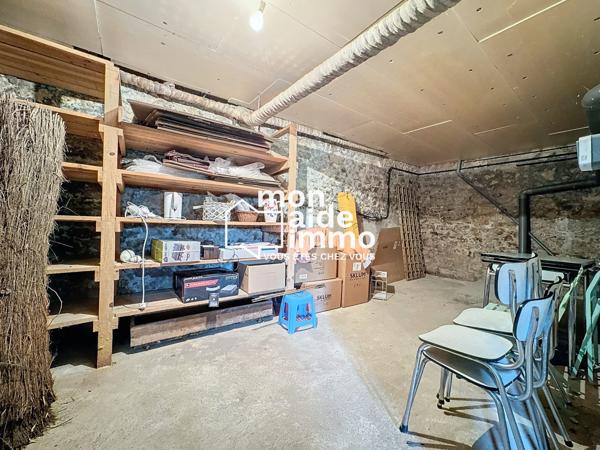 Maison de charme aux vastes volumes avec jardin