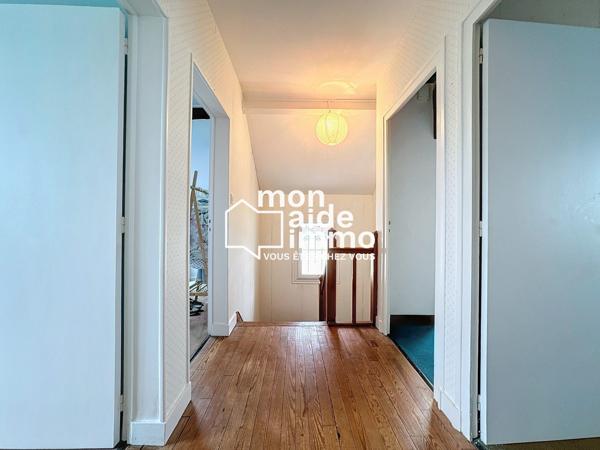 Maison de charme aux vastes volumes avec jardin