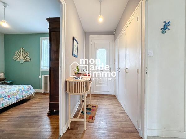 Maison de charme aux vastes volumes avec jardin