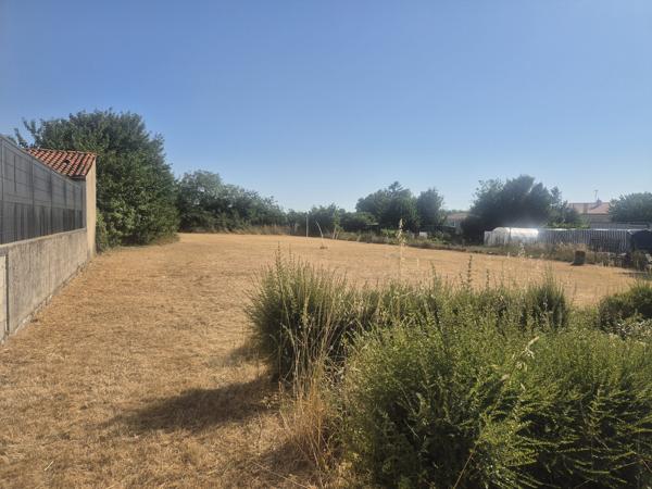 TERRAIN CONSTRUCTIBLE À SURGÈRES