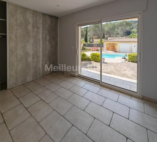 VILLA PLAIN-PIED 200M²ENV / 7 PIECES / TER 1900M² ENV/PISCINE+DEPENDANCE