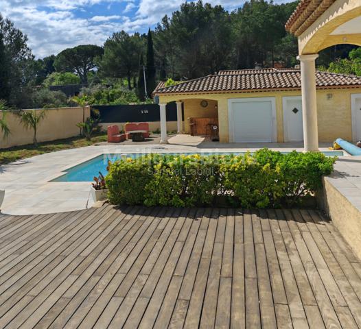 VILLA PLAIN-PIED 200M²ENV / 7 PIECES / TER 1900M² ENV/PISCINE+DEPENDANCE
