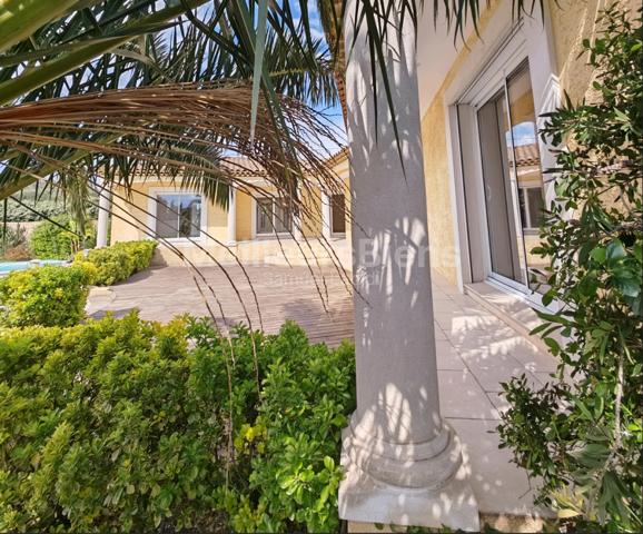 VILLA PLAIN-PIED 200M²ENV / 7 PIECES / TER 1900M² ENV/PISCINE+DEPENDANCE