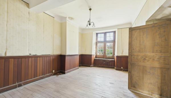 Ancien presbytère du XVIe - 293 m² - Vue montagnes - Fort potentiel Hasparren