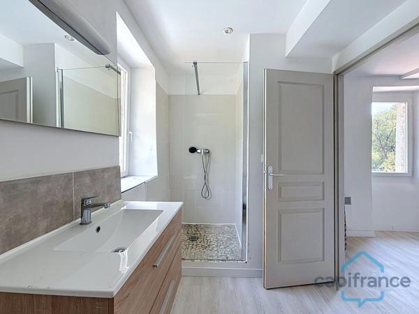 Maison à vendre avec 1 T4 de 80 m2 + 2 T2 de 36 m2 SAINT JEAN DU GARD (30)terrain environ 10719 m2
