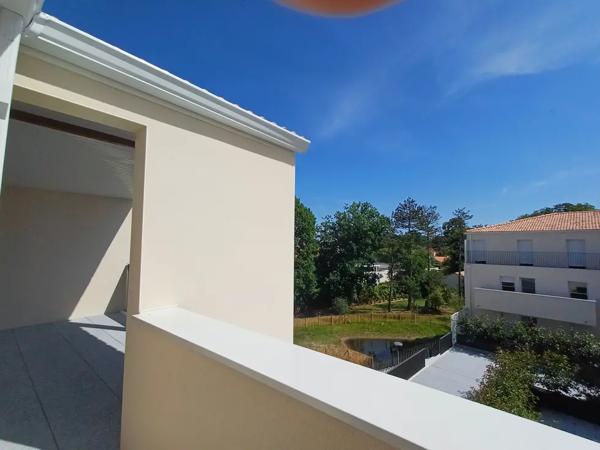 Appartement T2 neuf avec grande terrasse couverte Centre-v