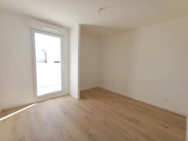 Appartement T2 neuf avec grande terrasse couverte Centre-v