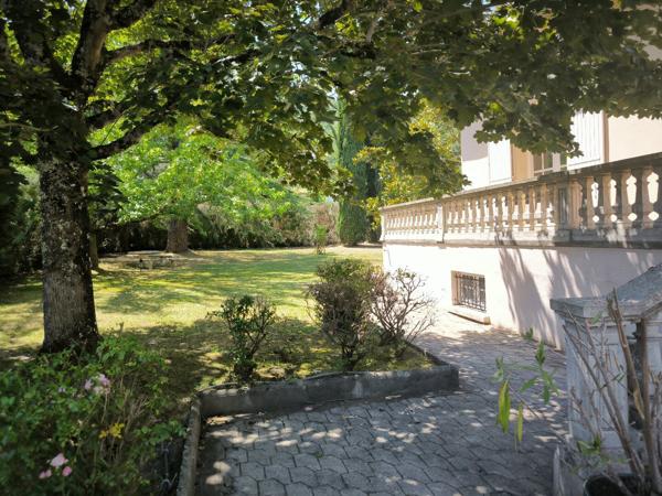 Maison Ile de France de qualité . Jardin clos . Foix . Ferrieres sur ariege
