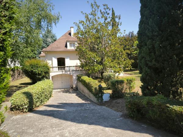 Maison Ile de France de qualité . Jardin clos . Foix . Ferrieres sur ariege