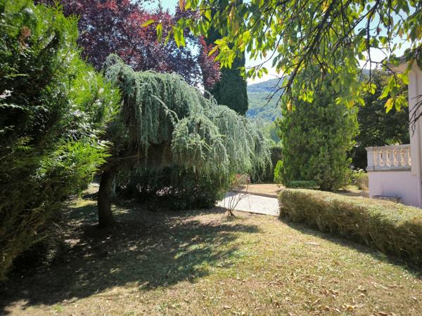 Maison Ile de France de qualité . Jardin clos . Foix . Ferrieres sur ariege