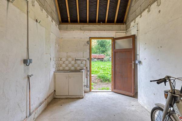 Belle brique et silex, rénovation soignée, de grande qualité, calme, terrain plat