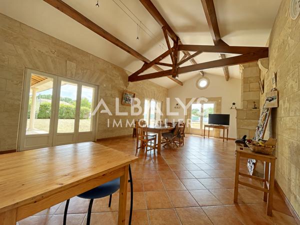 Maison 5 pièce(s) 4 chambre(s) 157 m²