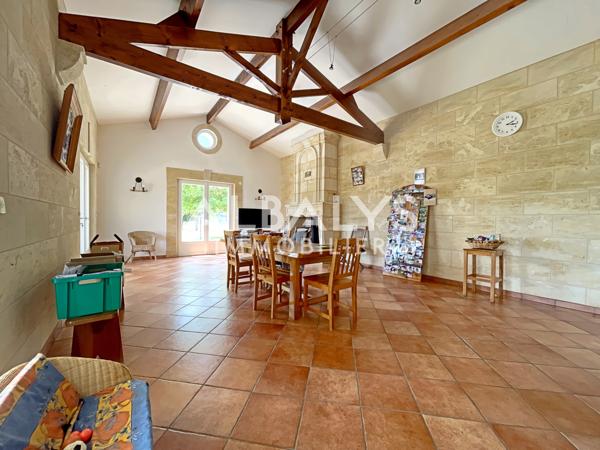 Maison 5 pièce(s) 4 chambre(s) 157 m²
