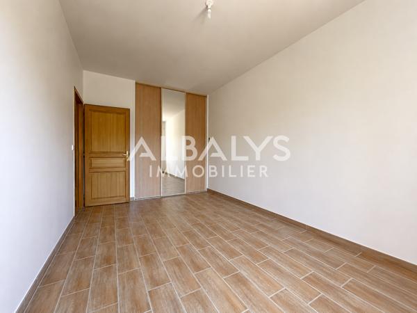 Maison 5 pièce(s) 4 chambre(s) 157 m²