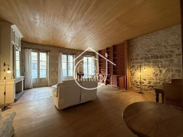 Sainte-Foy-la-Grande – Immeuble de rapport rénové d’environ 380 m² en cœur de ville