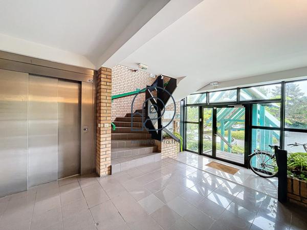 Etage privatif de 378 m2 de bureaux à vendre