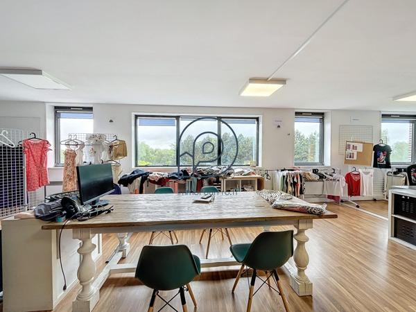 Etage privatif de 378 m2 de bureaux à vendre