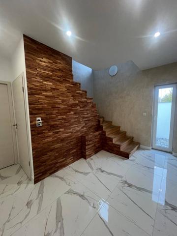 Superbe grande maison de prestige récente avec sa piscine intérieur à BENFELD