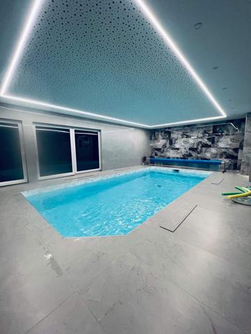 Superbe grande maison de prestige récente avec sa piscine intérieur à BENFELD