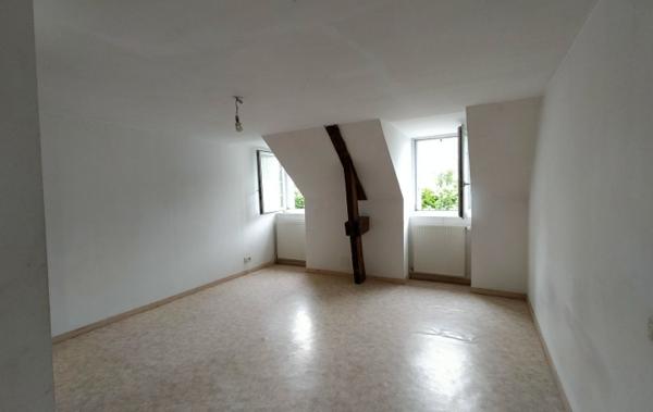 Vente Maison de village ref.7271 ancien prieuré Courcite
