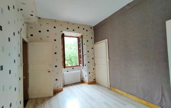 Vente Maison de village ref.7271 ancien prieuré Courcite