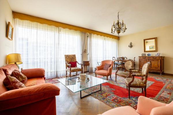 ***MARSEILLE 8ᵉ — PRADO / PÉRIER — RÉSIDENCE LE GOYA — T5 TRAVERSANT DE 132M² — VUE DEGAGEE — BALCON FILANT — PARKING COLLECTIF FERME — VISITE VIRTUELLE DISPONIBLE***