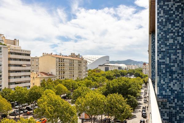 ***MARSEILLE 8ᵉ — PRADO / PÉRIER — RÉSIDENCE LE GOYA — T5 TRAVERSANT DE 132M² — VUE DEGAGEE — BALCON FILANT — PARKING COLLECTIF FERME — VISITE VIRTUELLE DISPONIBLE***