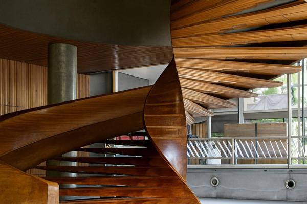 ***MARSEILLE 8ᵉ — PRADO / PÉRIER — RÉSIDENCE LE GOYA — T5 TRAVERSANT DE 132M² — VUE DEGAGEE — BALCON FILANT — PARKING COLLECTIF FERME — VISITE VIRTUELLE DISPONIBLE***