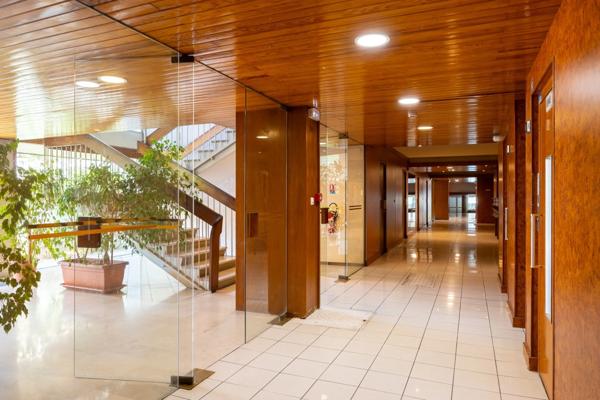 ***MARSEILLE 8ᵉ — PRADO / PÉRIER — RÉSIDENCE LE GOYA — T5 TRAVERSANT DE 132M² — VUE DEGAGEE — BALCON FILANT — PARKING COLLECTIF FERME — VISITE VIRTUELLE DISPONIBLE***