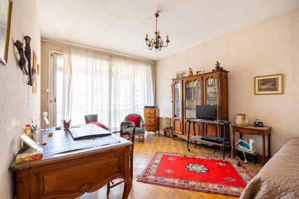 ***MARSEILLE 8ᵉ — PRADO / PÉRIER — RÉSIDENCE LE GOYA — T5 TRAVERSANT DE 132M² — VUE DEGAGEE — BALCON FILANT — PARKING COLLECTIF FERME — VISITE VIRTUELLE DISPONIBLE***
