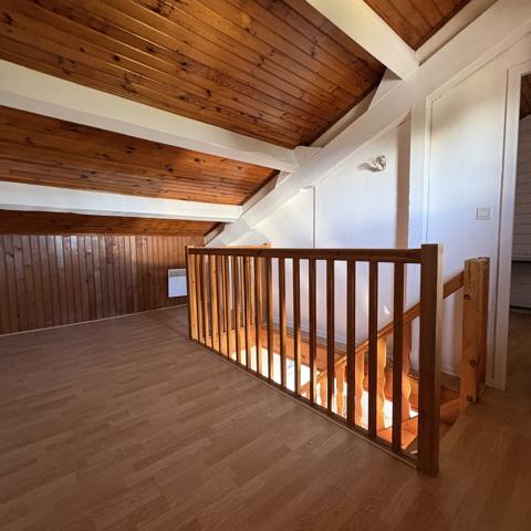 Appartement
         5 pièces
        - 85 m² 225 000 € *