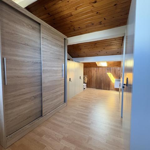 Appartement
         5 pièces
        - 85 m² 225 000 € *