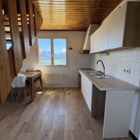 Appartement
         5 pièces
        - 85 m² 225 000 € *