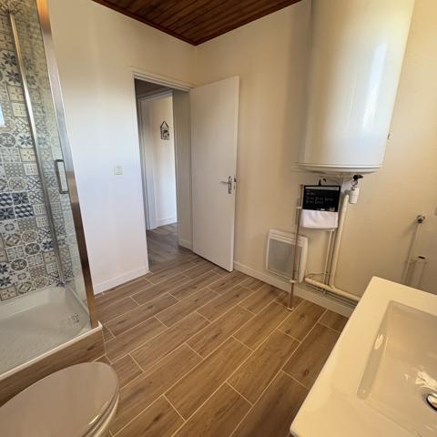 Appartement
         5 pièces
        - 85 m² 225 000 € *