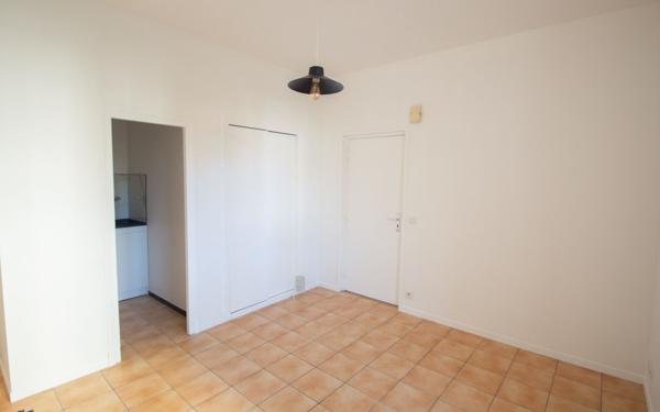 Appartement à louer    1 pièce • 21,63 m2 Pau