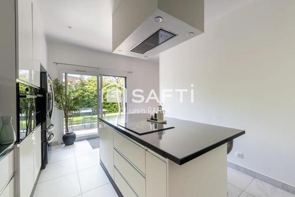 Maison contemporaine 7 pièces de 156 m2 à Saint-Germain-en-Laye