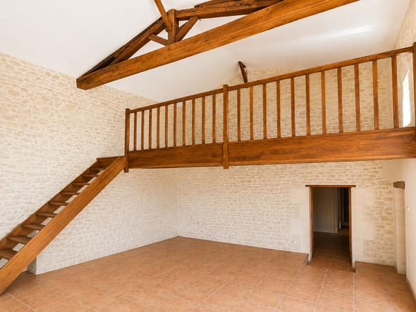 Maison Puy Du Lac 8 pièce(s) 168.71 m2