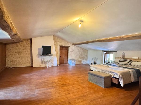 Maison Puy Du Lac 8 pièce(s) 168.71 m2
